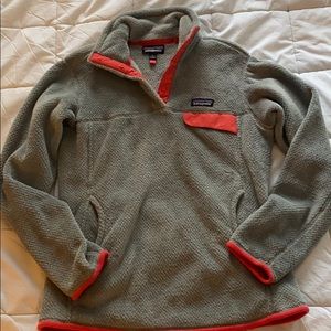 Patagonia M pullover fuzzy grey and pink